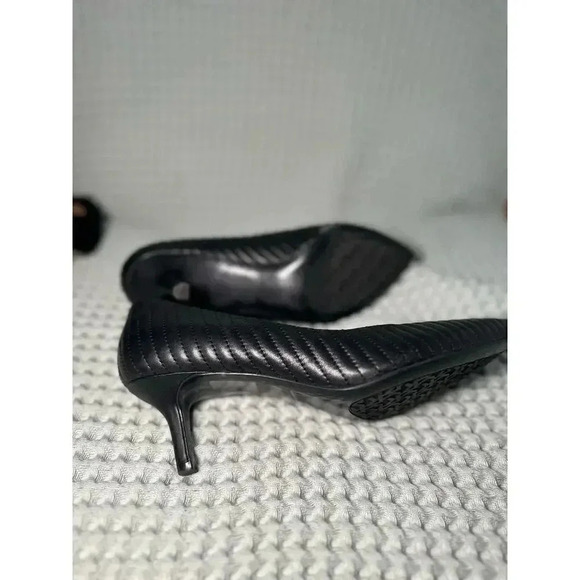 Karl Lagerfeld Rosette Quilted Pointed Toe Pumps | Black | 8.5 - Picture 10 of 15